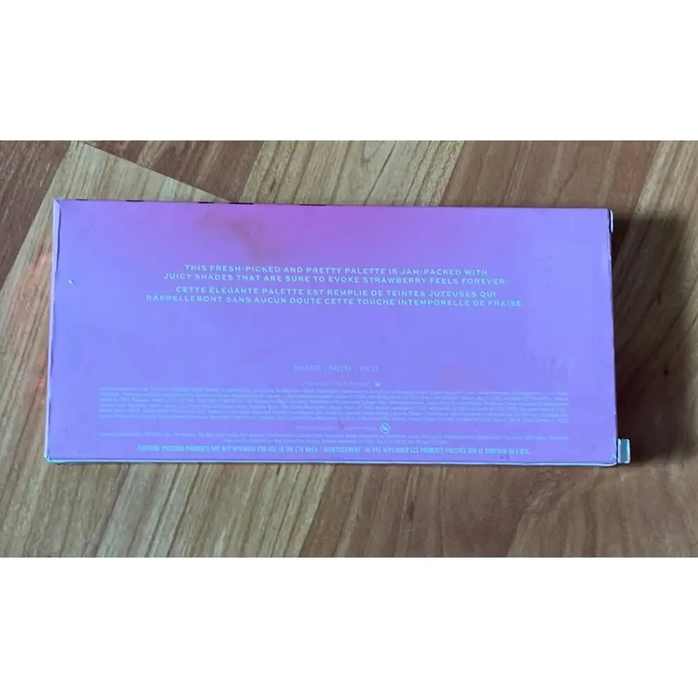 Strawberry Feels Palette Jacklyn‎ Cosmetics